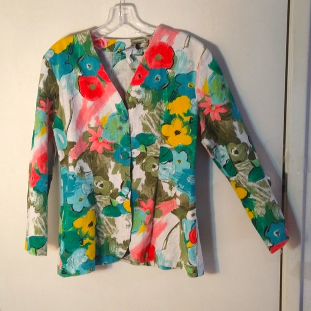 J. ANDREWS WOMEN'S MISSES SIZE MEDIUM MULTICOLOR FLORAL LIGHT JACKET OR SHIRT.